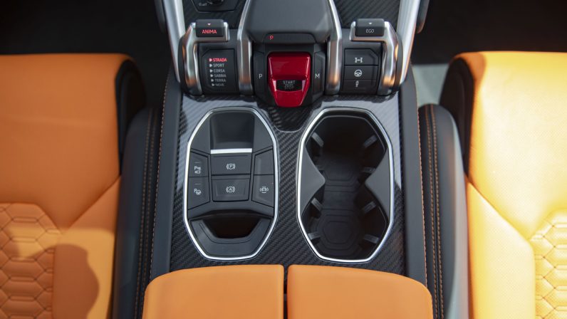 (LHD) Lamborghini URUS 4.0P AT 2022