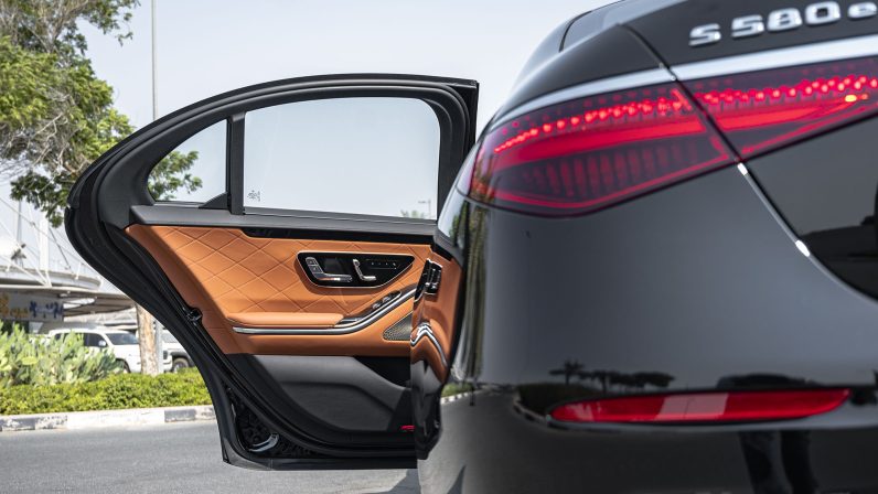 (LHD) MERCEDES BENZ S 580E 3.0P HEV AT 2022