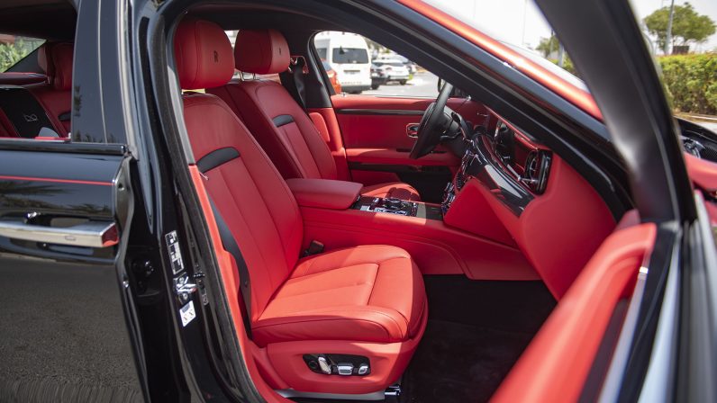 (LHD) ROLLS ROYCE GHOST BLACK BADGE 6.7P AT 2022