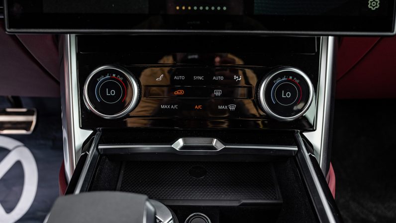 (LHD) LAND ROVER RANGE ROVER V8 4.4P AT 2022