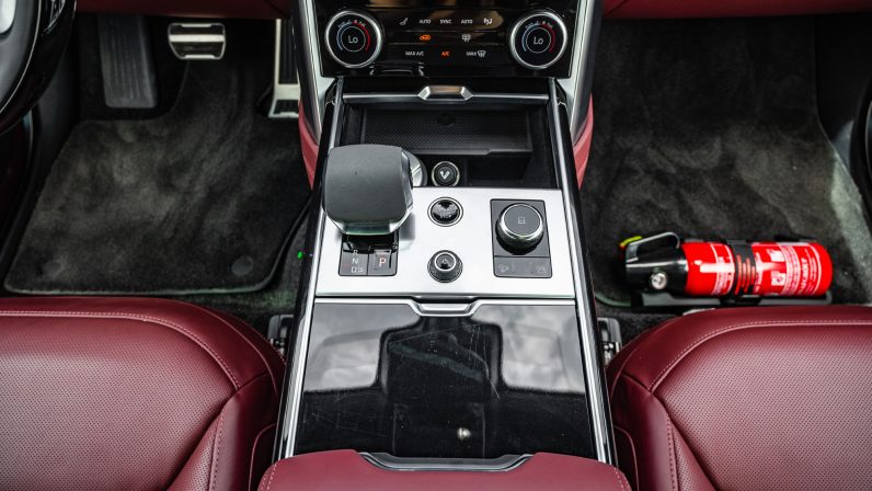 (LHD) LAND ROVER RANGE ROVER V8 4.4P AT 2022