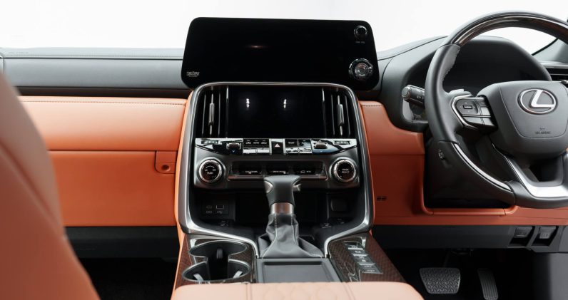 2024 Lexus LX600 Executive – Khaki Green