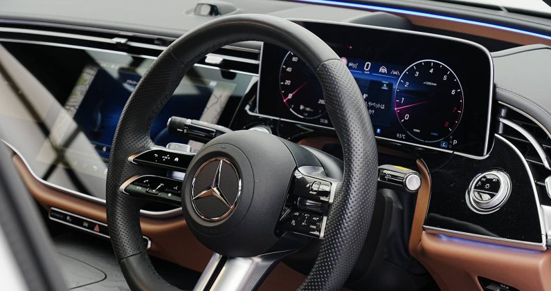 Mercedes Benz E200