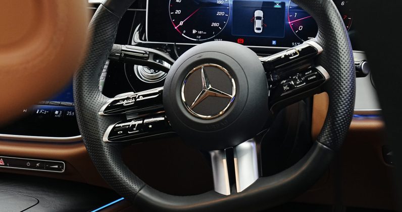 Mercedes Benz E200