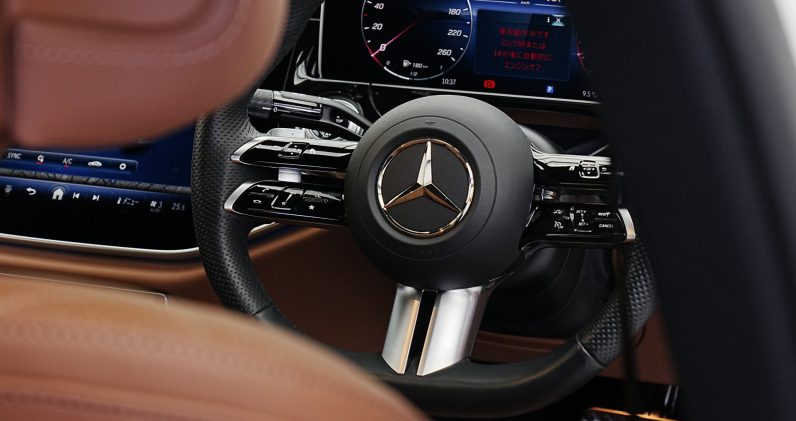 Mercedes Benz E200