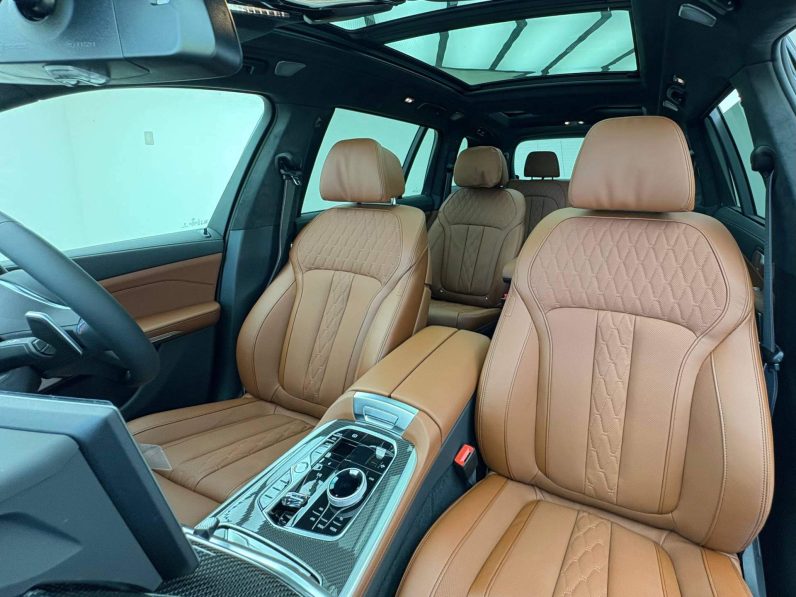 2025 BMW X7 M60