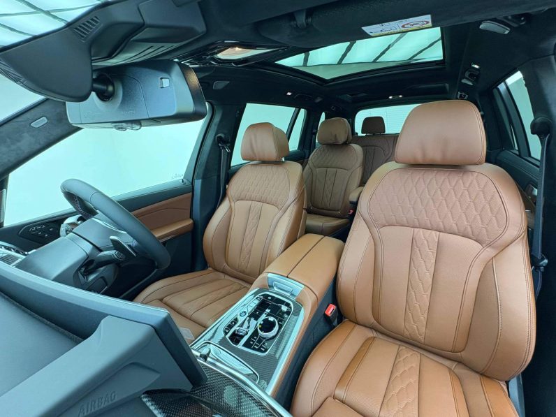 2025 BMW X7 M60