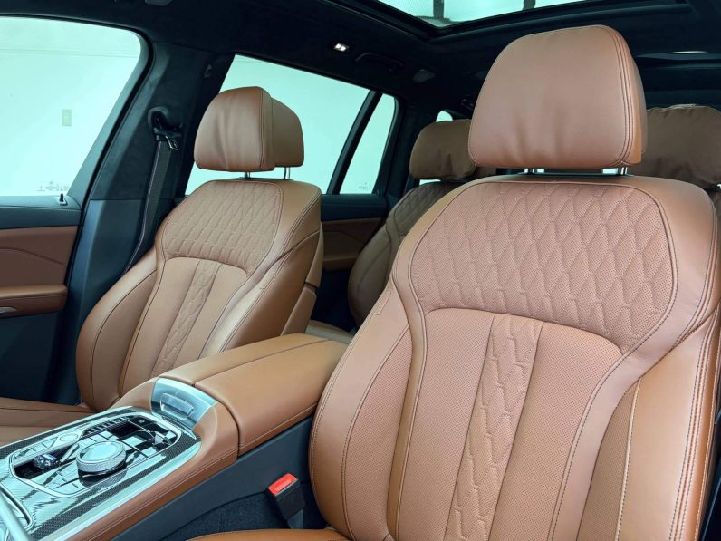 2025 BMW X7 M60