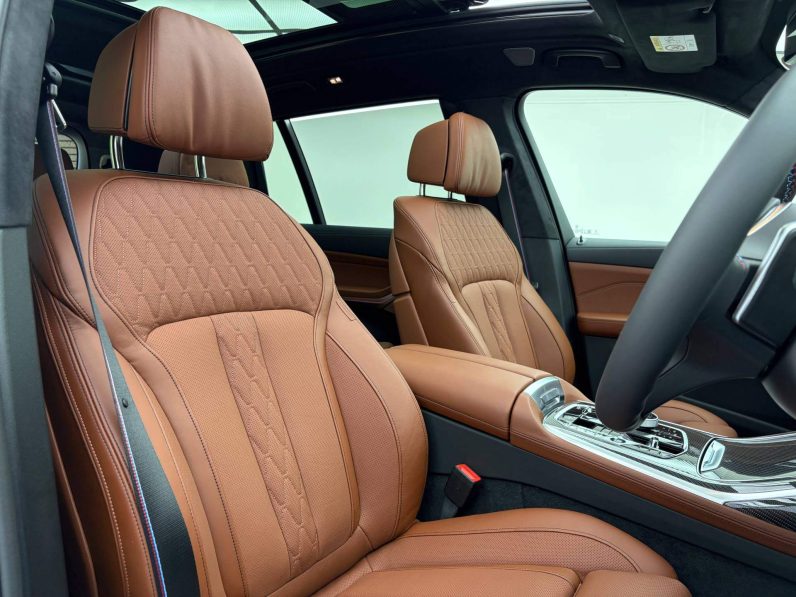 2025 BMW X7 M60
