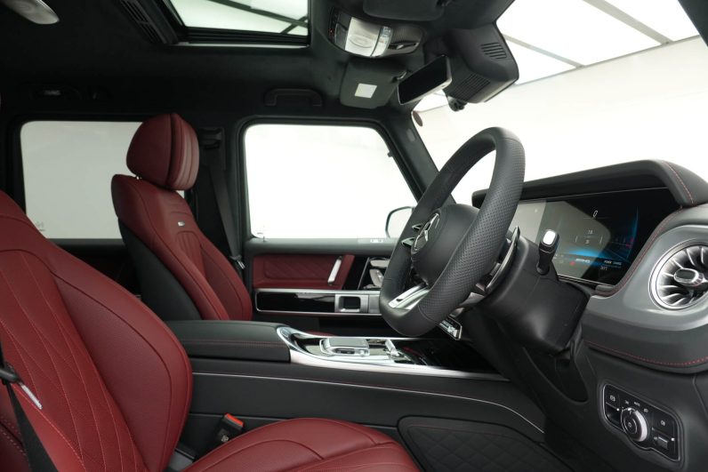 2025 Mercedes Benz G63 (Magno Black)