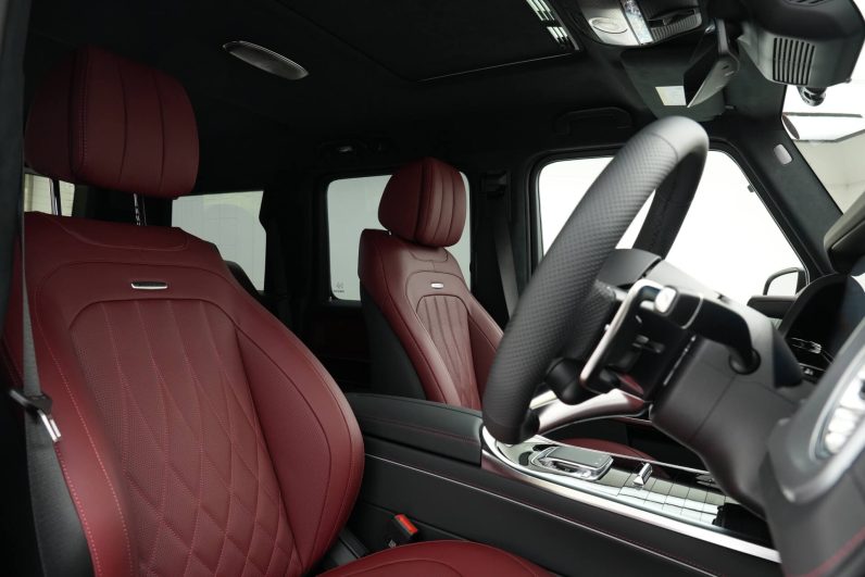 2025 Mercedes Benz G63 (Magno Black)