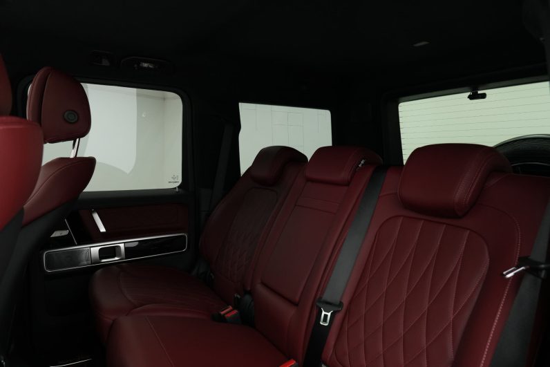 2025 Mercedes Benz G63 (Magno Black)