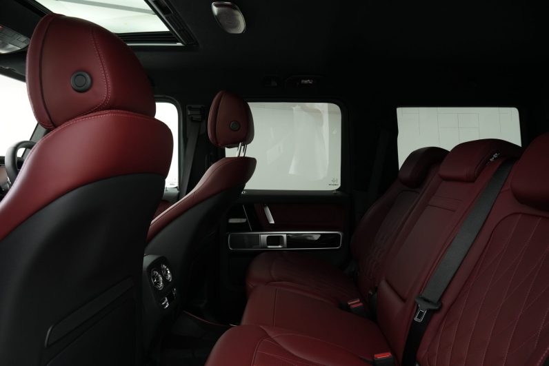 2025 Mercedes Benz G63 (Magno Black)