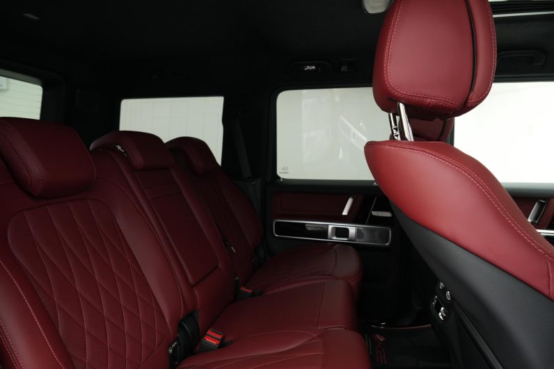 2025 Mercedes Benz G63 (Magno Black)