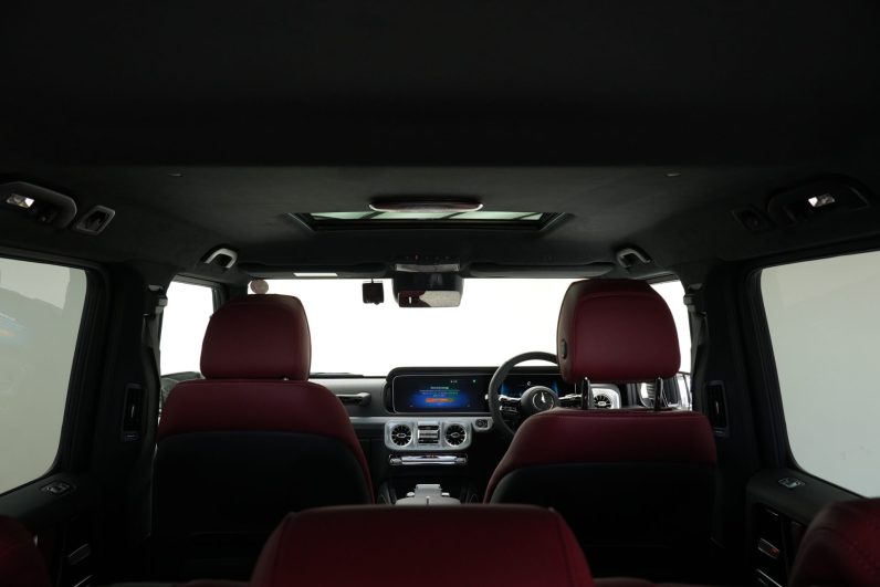 2025 Mercedes Benz G63 (Magno Black)