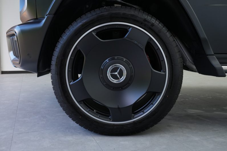 2025 Mercedes Benz G63 (Magno Black)