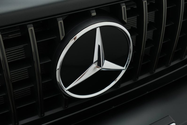 2025 Mercedes Benz G63 (Magno Black)