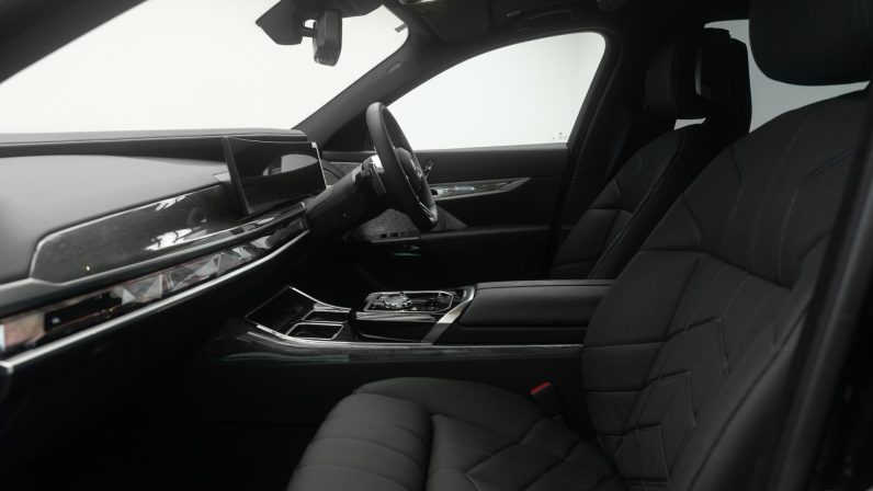 2024 BMW 740i M Sports