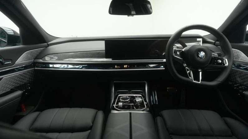 2024 BMW 740i M Sports