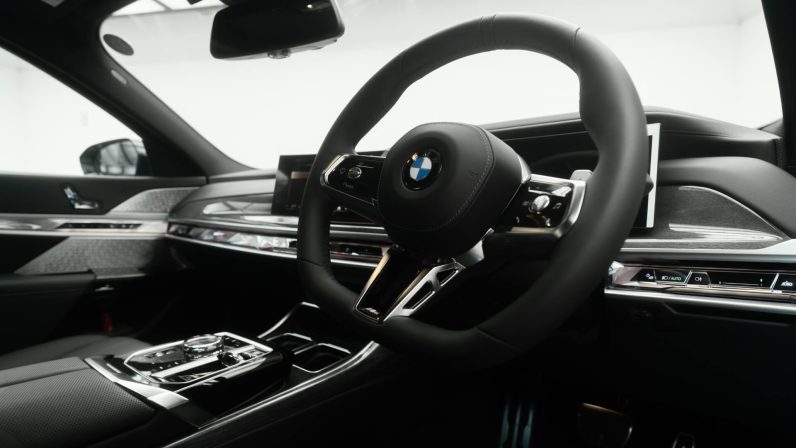 2024 BMW 740i M Sports