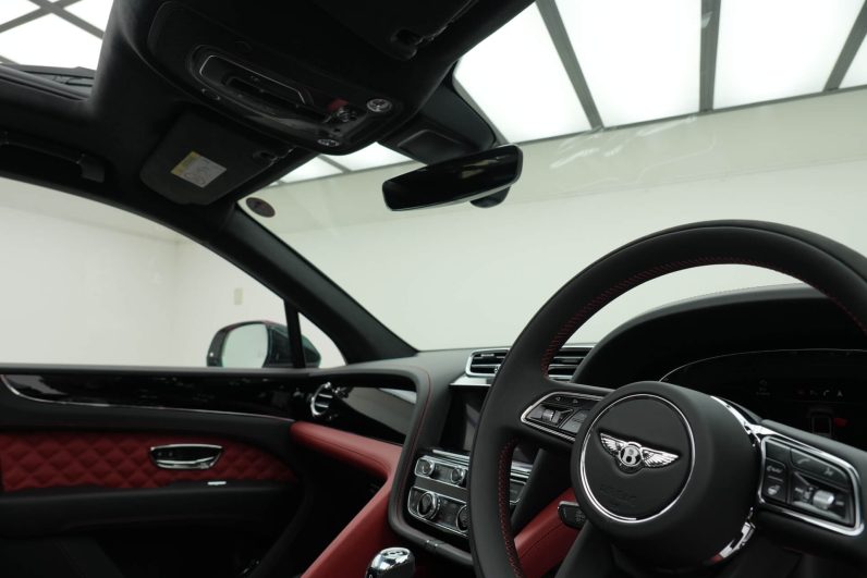 2024 Bentley Bentayga Azure 3.0 Hybrid