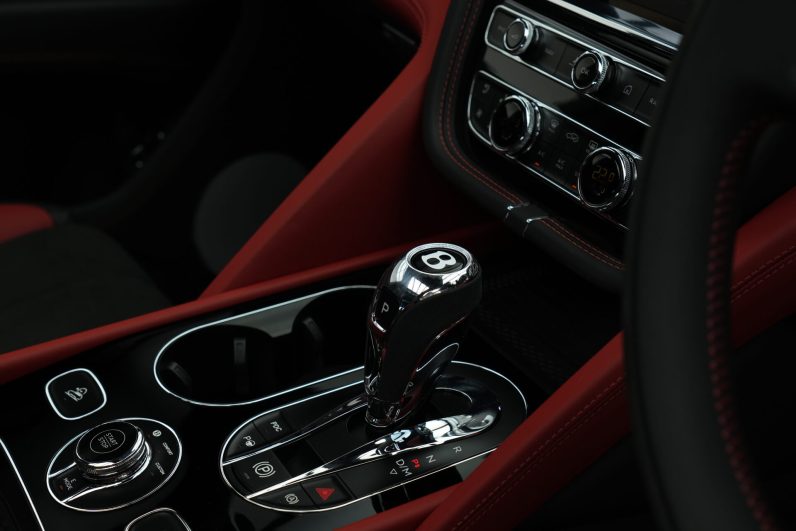 2024 Bentley Bentayga Azure 3.0 Hybrid