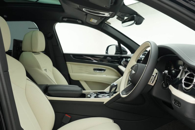 2024 Bentley Bentayga Azure 3.0 Hybrid