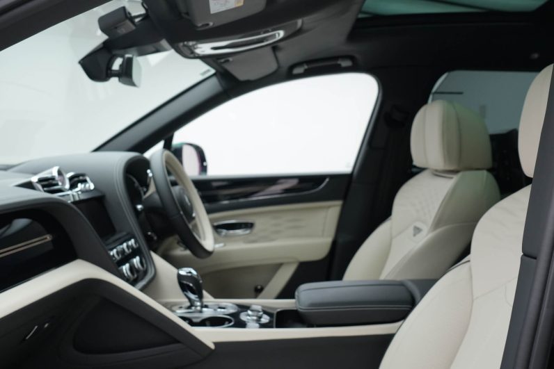2024 Bentley Bentayga Azure 3.0 Hybrid