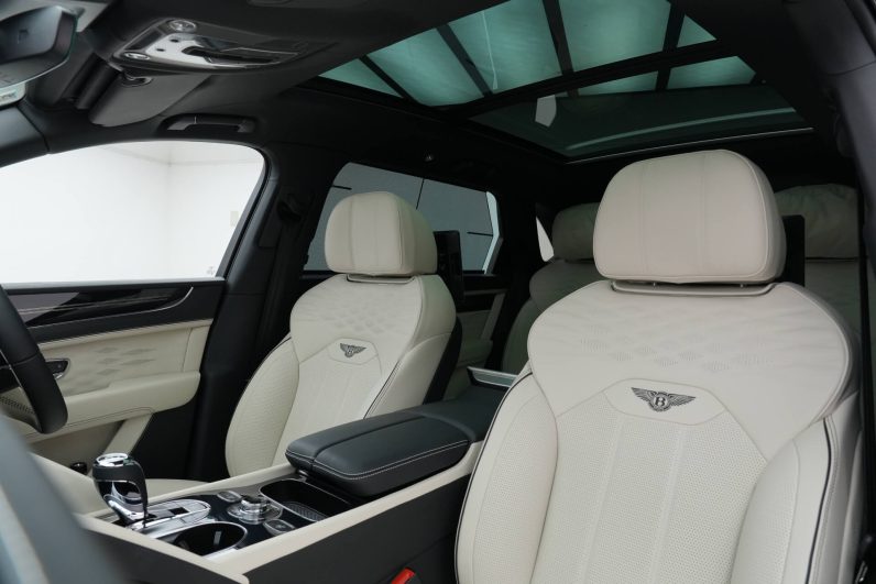 2024 Bentley Bentayga Azure 3.0 Hybrid