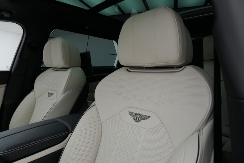 2024 Bentley Bentayga Azure 3.0 Hybrid