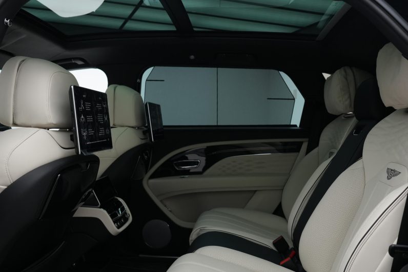 2024 Bentley Bentayga Azure 3.0 Hybrid