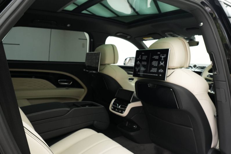 2024 Bentley Bentayga Azure 3.0 Hybrid