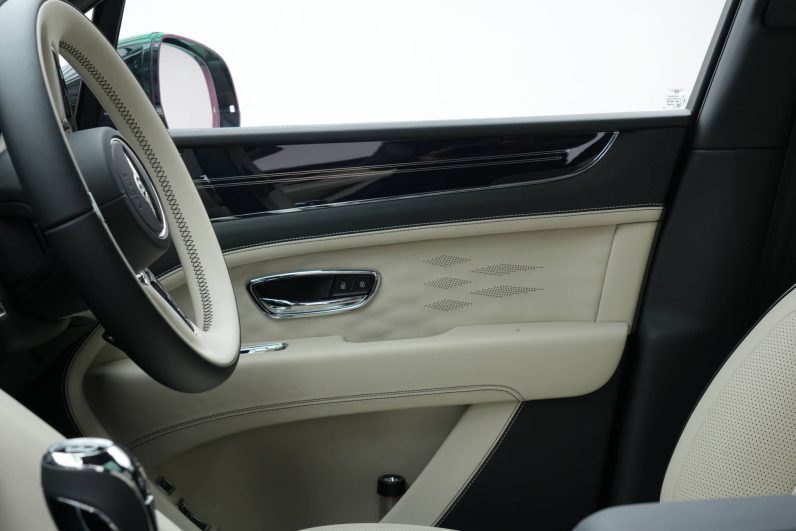 2024 Bentley Bentayga Azure 3.0 Hybrid