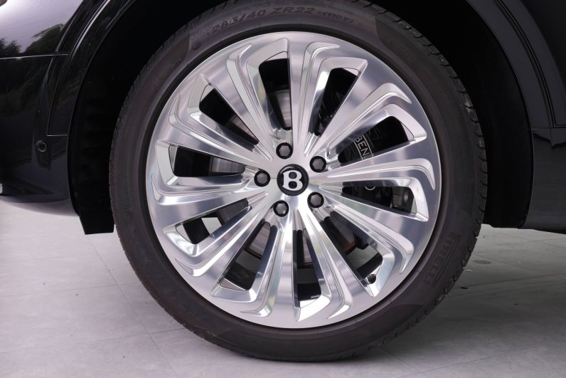 2024 Bentley Bentayga Azure 3.0 Hybrid