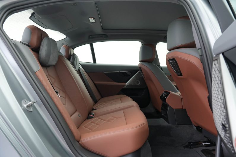 2025 BMW 525Li M Sports