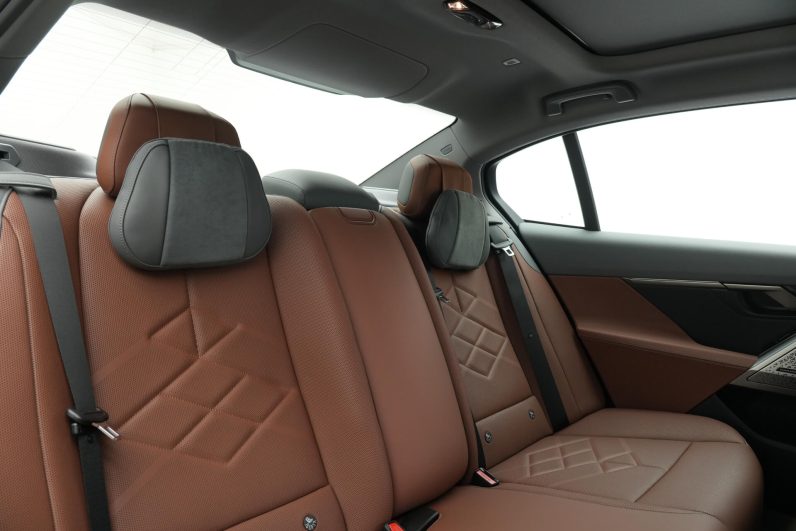 2025 BMW 525Li M Sports