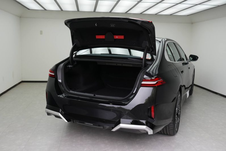 2025 BMW 525Li M Sports