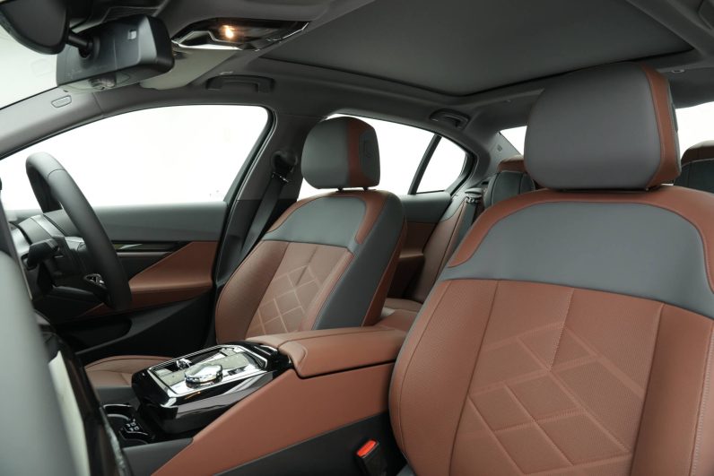 2025 BMW 525Li M Sports