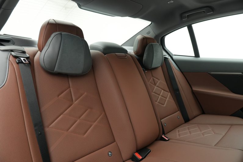 2025 BMW 525Li M Sports