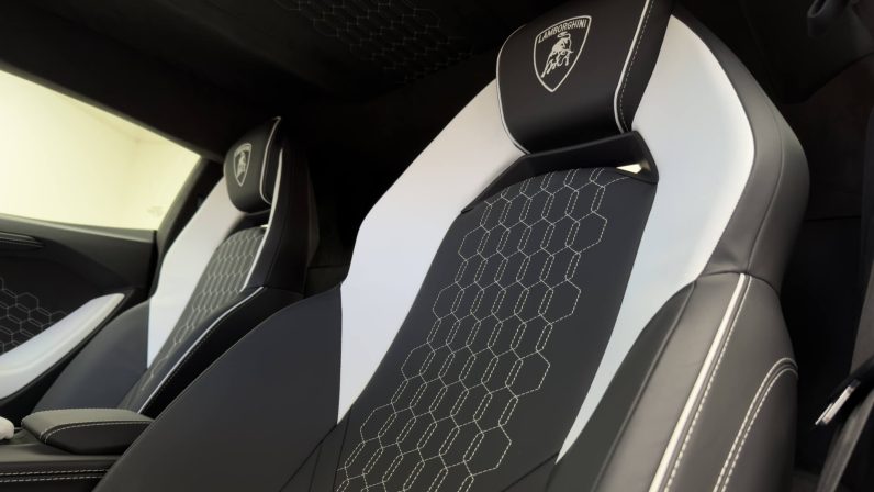 2025 Lamborghini Revuelto