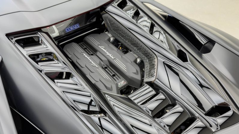 2025 Lamborghini Revuelto