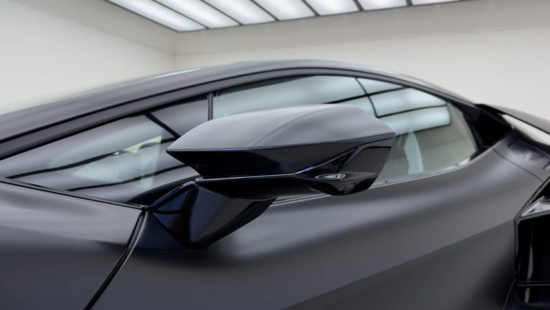 2025 Lamborghini Revuelto
