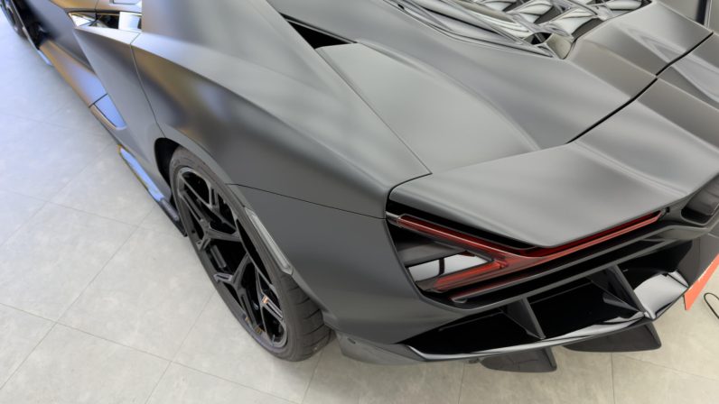 2025 Lamborghini Revuelto