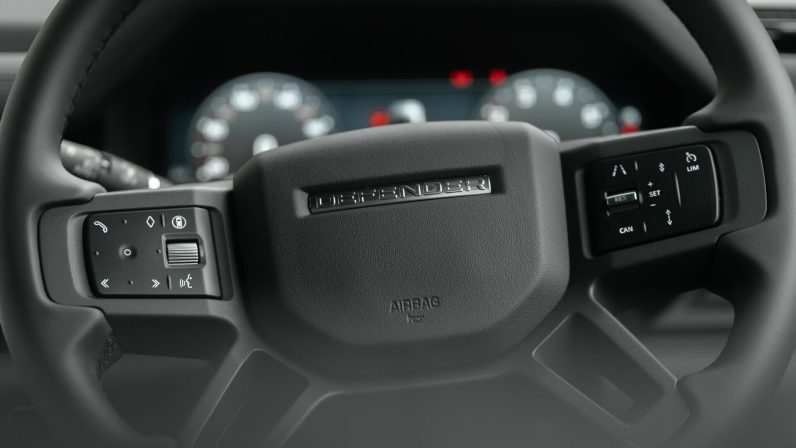 2025 Landrover Defender X-Dynamic P300