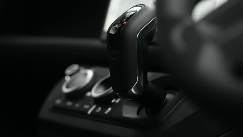 2025 Landrover Defender X-Dynamic P300