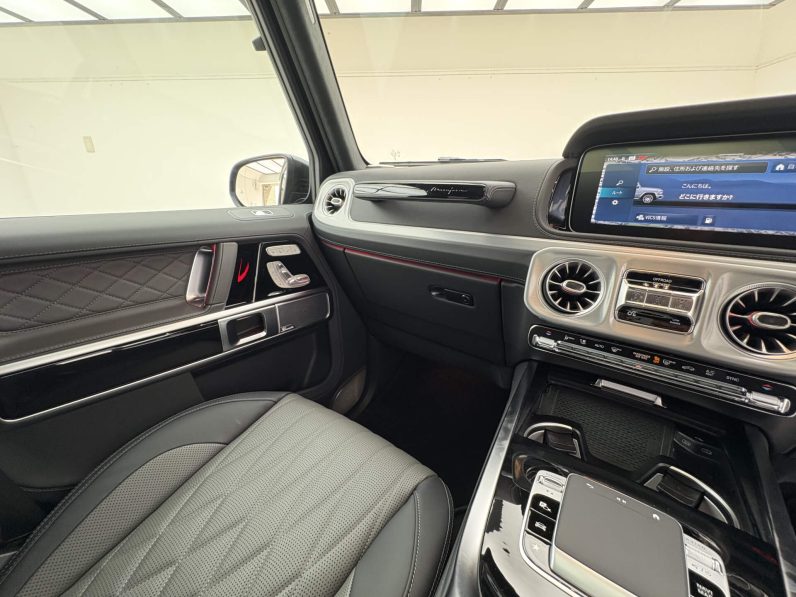 2025 Mercedes Benz G63 (Magno Black)
