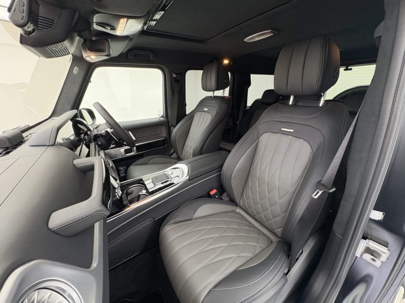 2025 Mercedes Benz G63 (Magno Black)