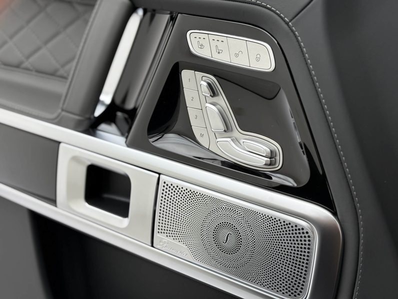 2025 Mercedes Benz G63 (Magno Black)