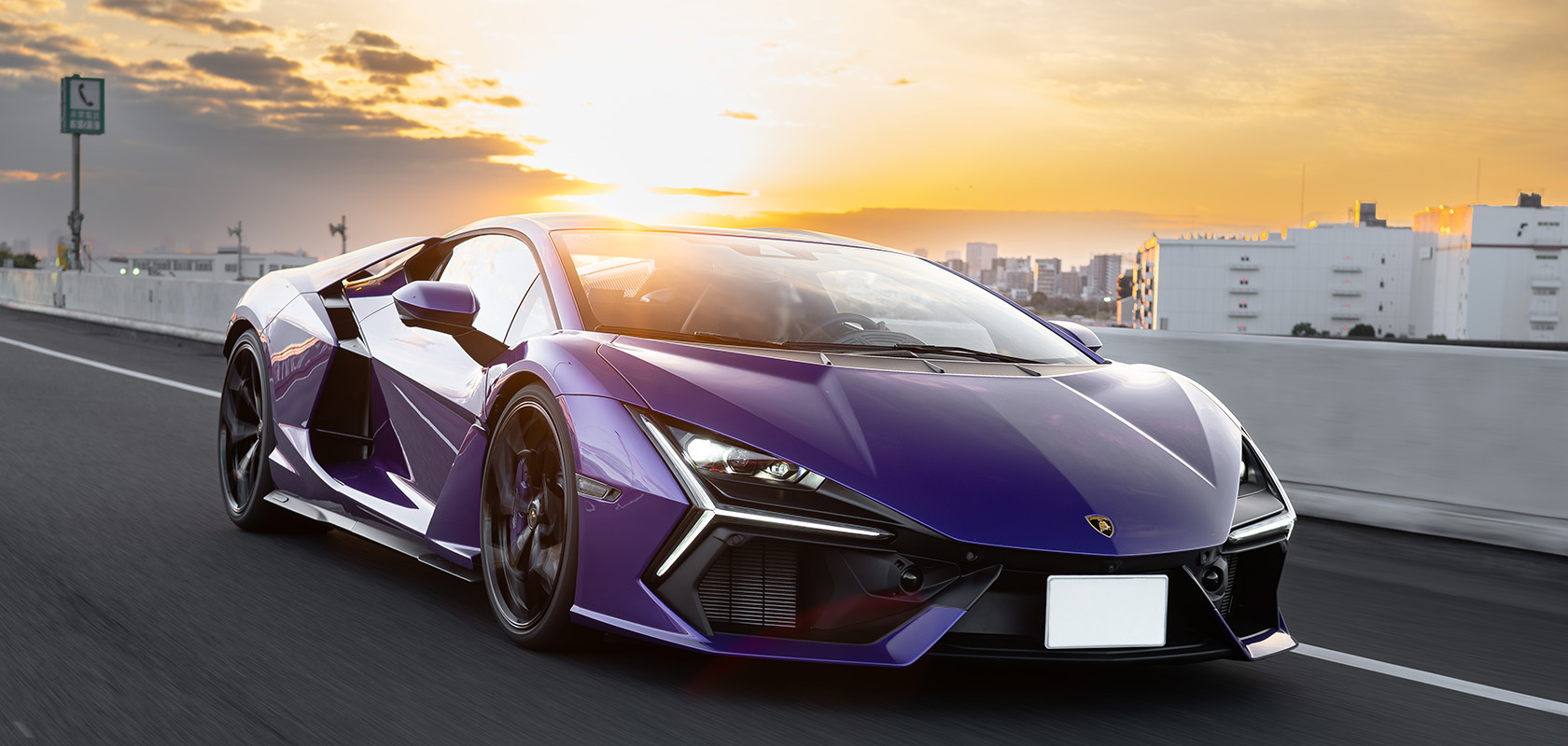 Lamborghini-revuelto-kobe-premium-cars-driving