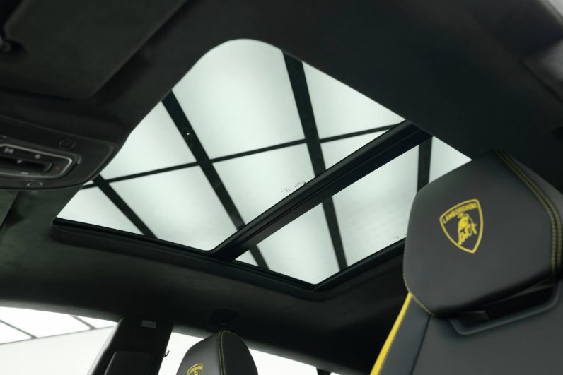 2026 Lamborghni Urus SE